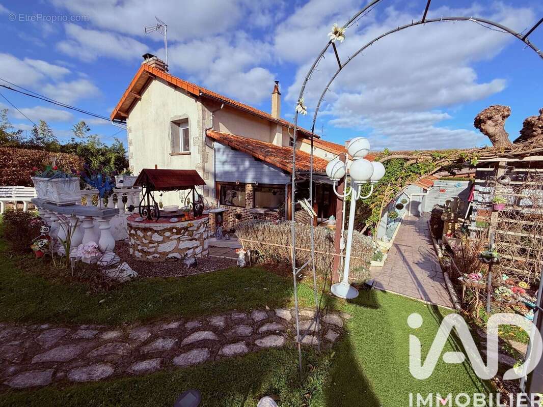 Photo 3 - Maison à AVAILLES-LIMOUZINE