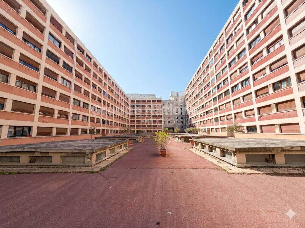 Appartement à MARSEILLE-2E