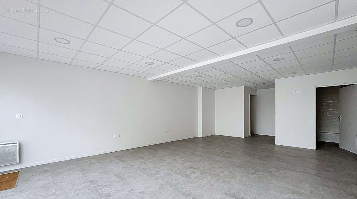 Commerce à SURESNES