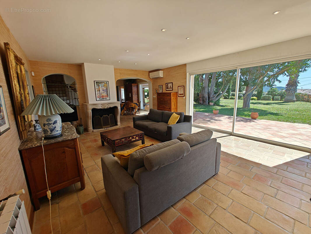 Maison à LA CADIERE-D'AZUR