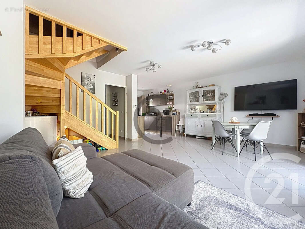 Maison 75 m² à Evry-Gregy-Sur-Yerre  - photo 3