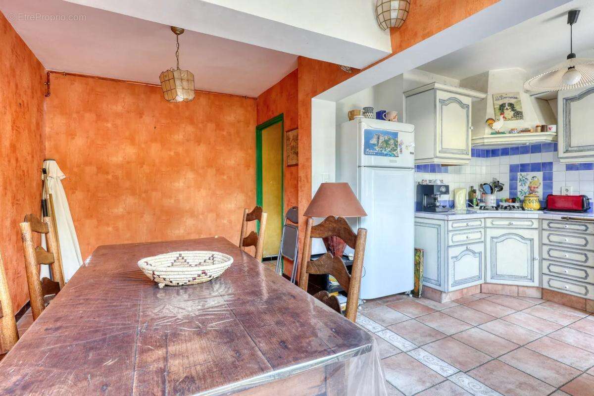 Appartement à SAINT-CYR-SUR-MER