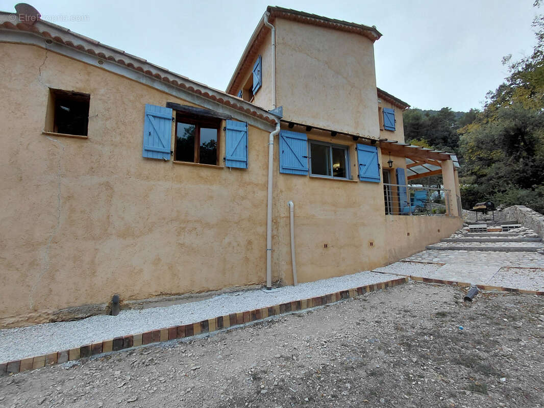 Appartement à L&#039;ESCARENE