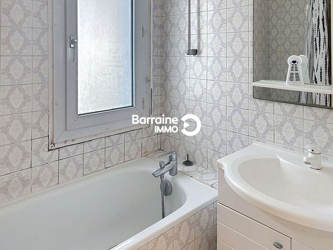 Lorient centre - appartement t2 avec balcon au dernier etage - photo 6