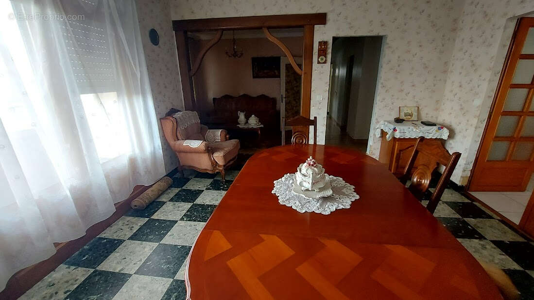 Maison à LE PERRIER