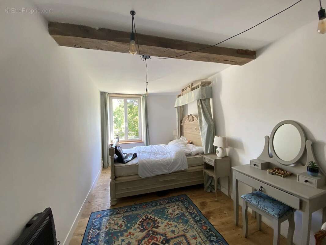 Maison à BUSSIERE-POITEVINE