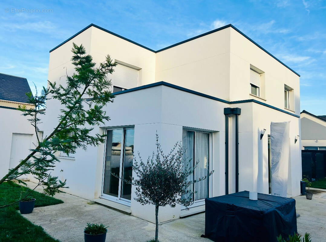 Maison à MAY-SUR-ORNE