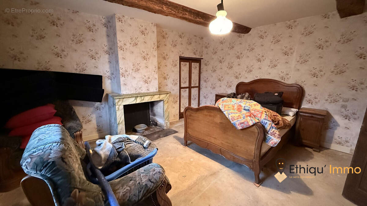 Maison à SOMMEVOIRE