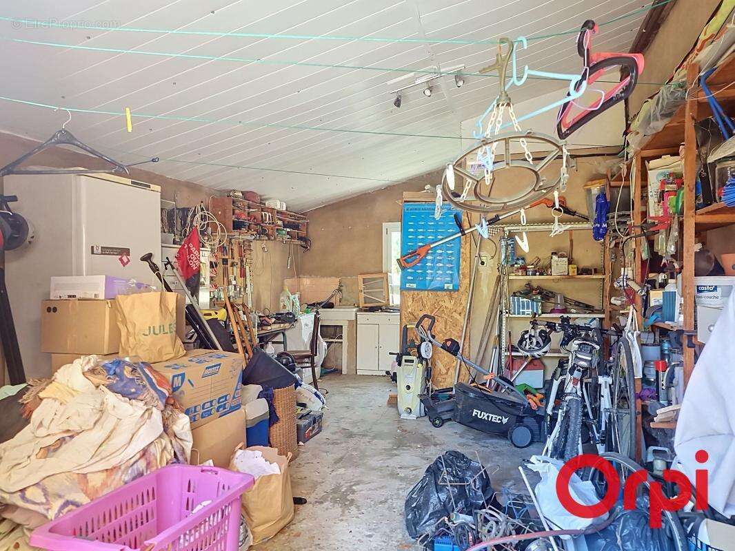 Maison de type 7 pieces de 130 m2 avec garage et piscine - photo 22