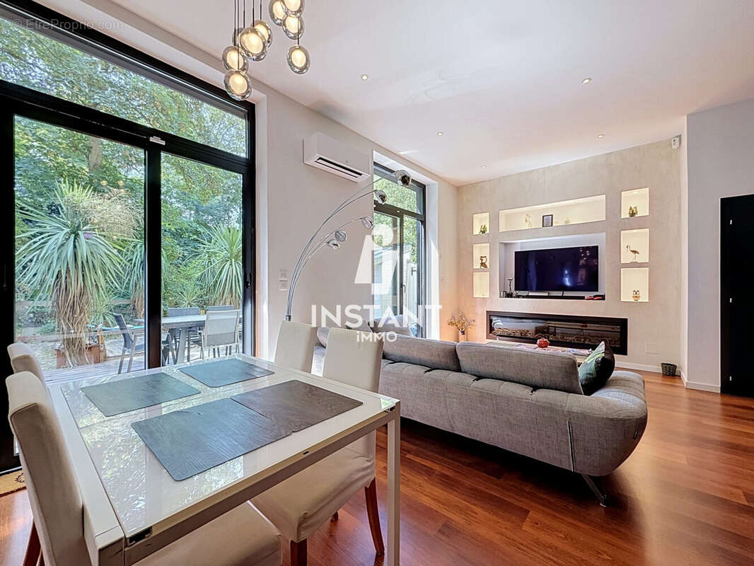 Maison 130 m² à Saint-Maurice  - photo 2