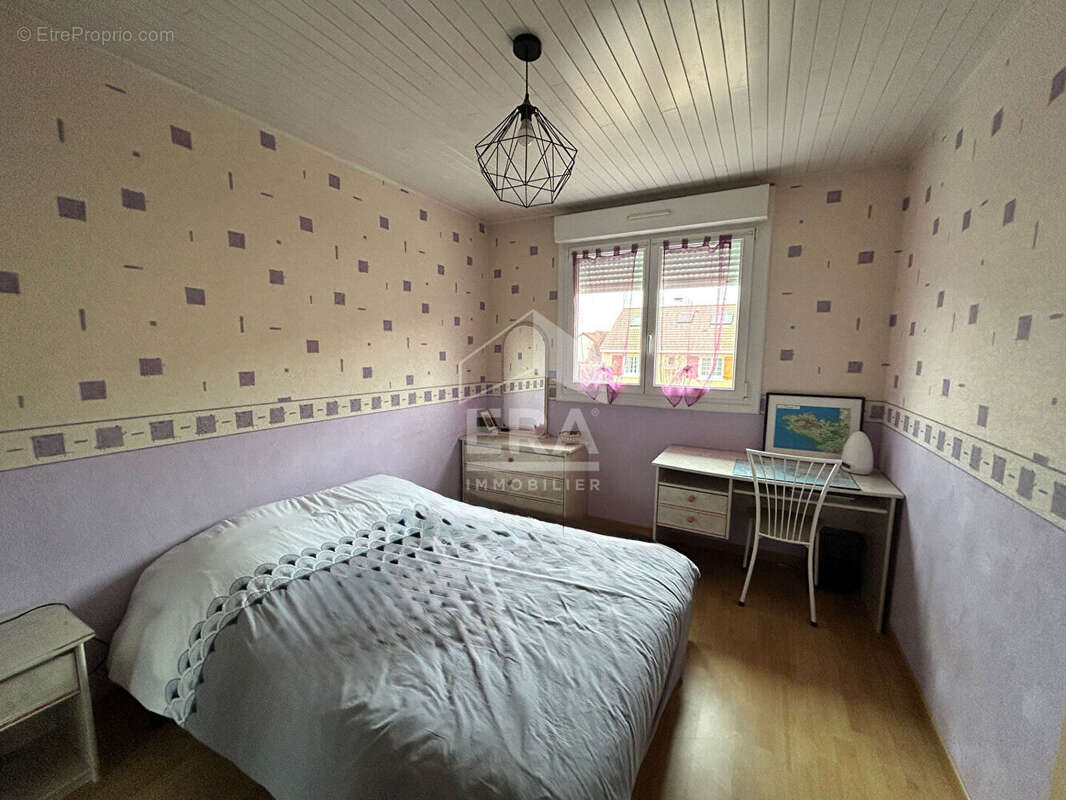 Maison à NEUVILLE-SUR-SARTHE