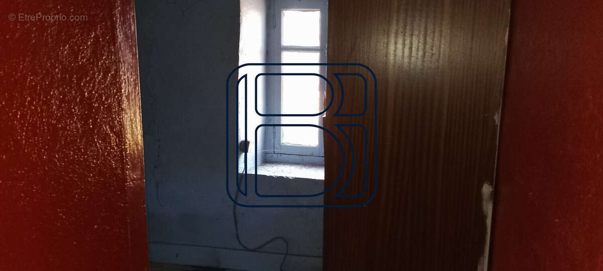 Maison à SAINT-AMANT-ROCHE-SAVINE