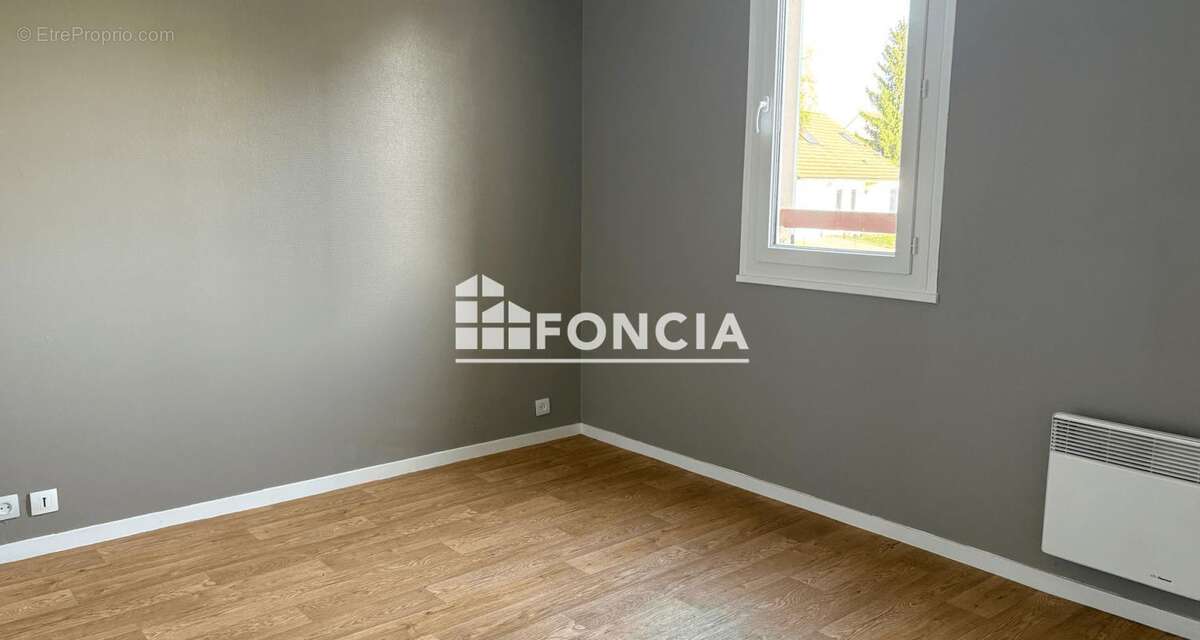 Maison à LES BORDES