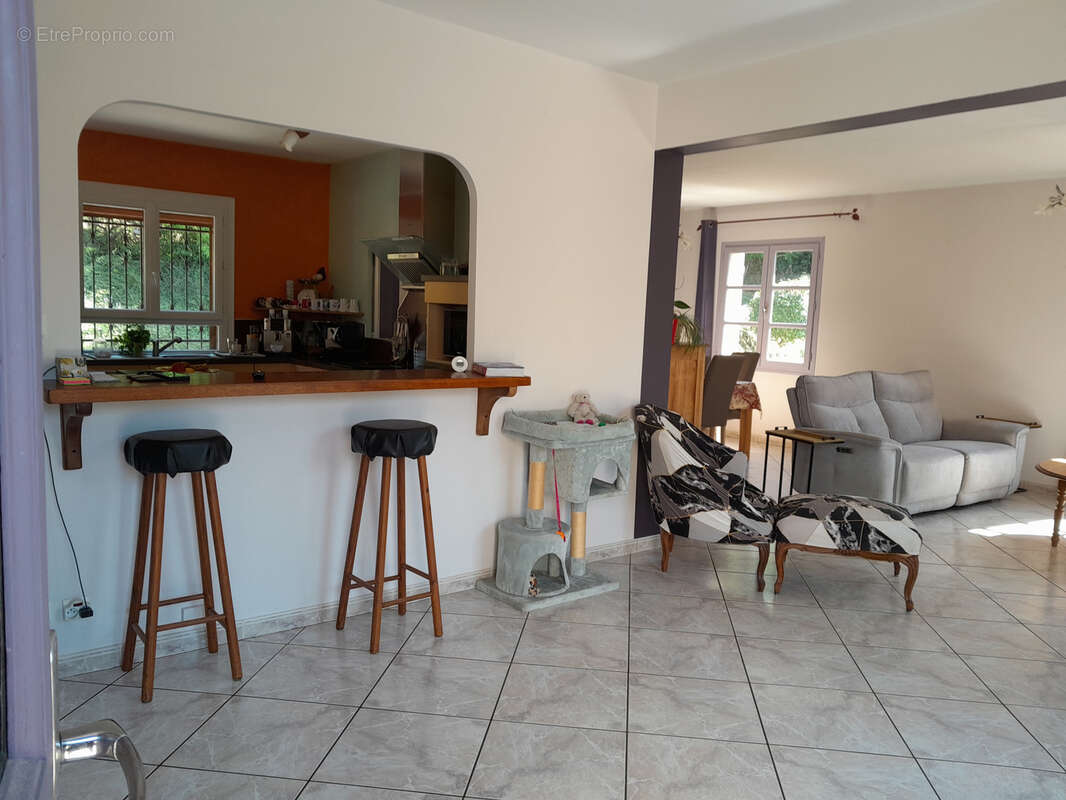 Maison de plain pied sur sous sol complet.. - photo 6