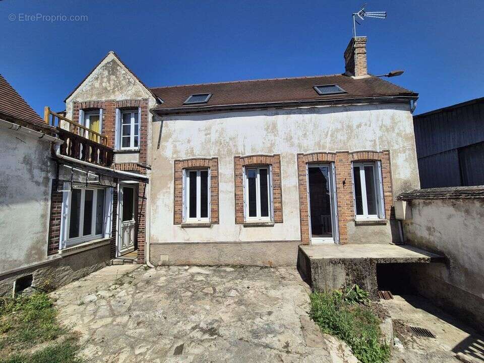 Maison à PONT-SUR-YONNE