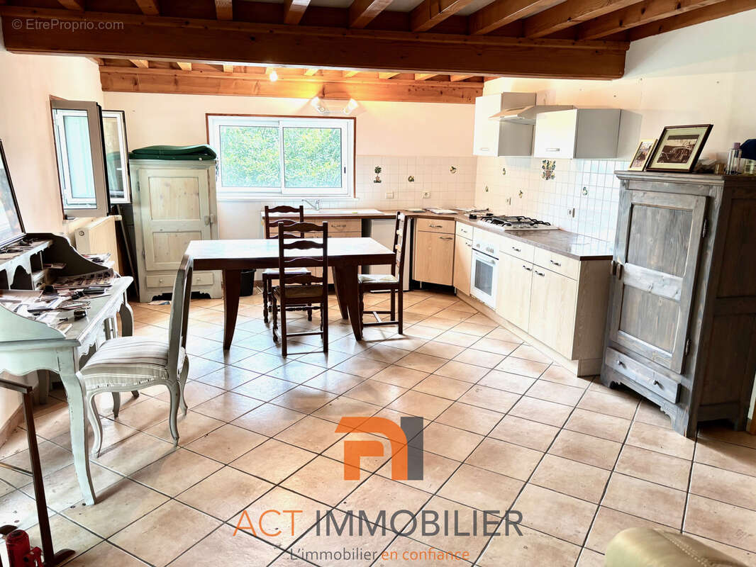 Maison à BRUSSIEU