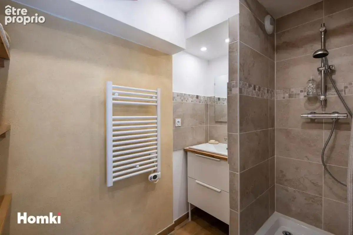 Maison de village rénovée avec petite cour et terrasse – Orgon - photo 9