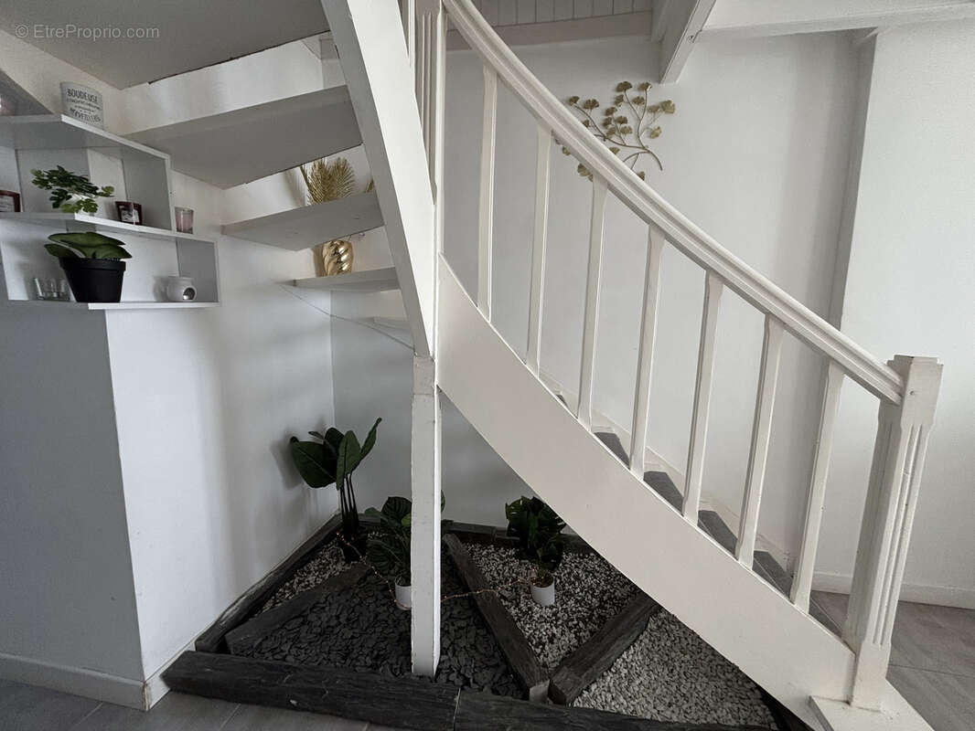 Maison à CROIX-CHAPEAU