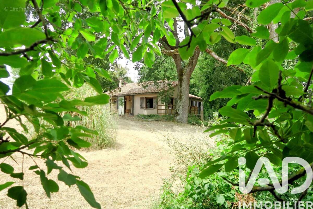 Photo 2 - Maison à VALDIVIENNE