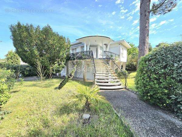 Magnifique maison de 170 m2 4 chambres sur un terrain de 913 m2 !!! - photo 3