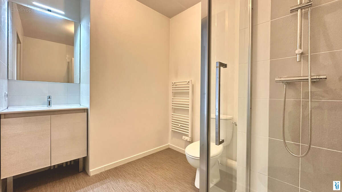 Appartement à PETIT-COURONNE