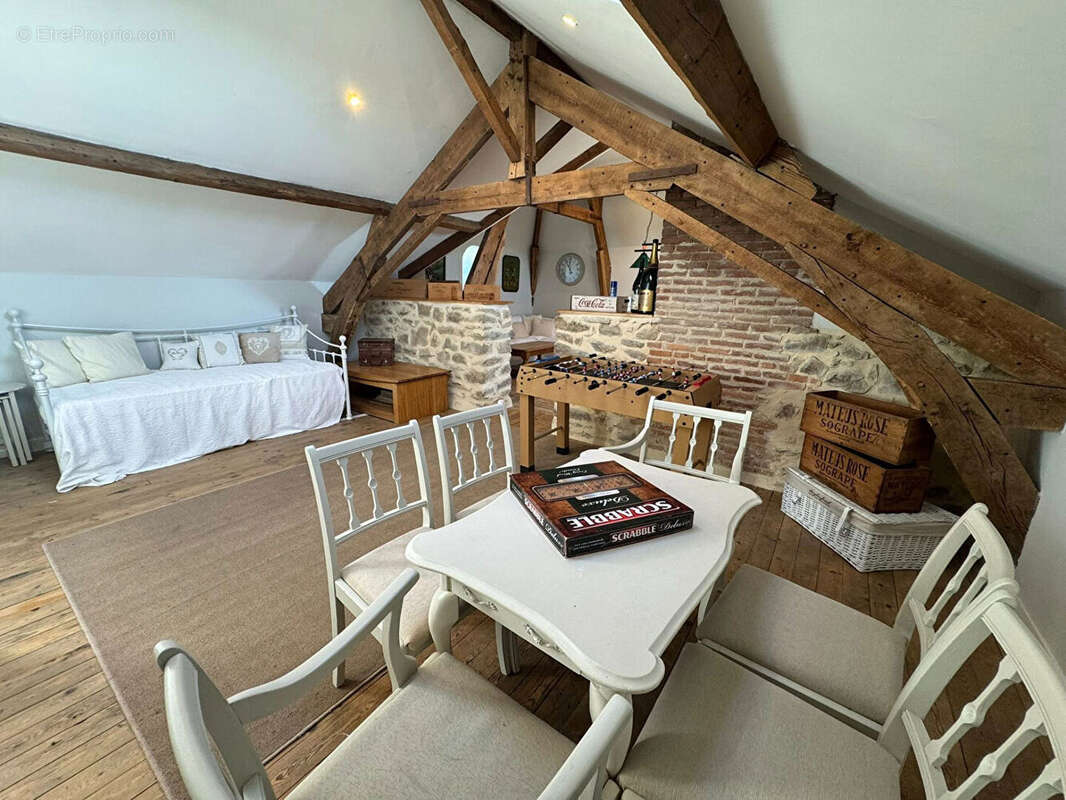 Maison à CHATEAUPONSAC