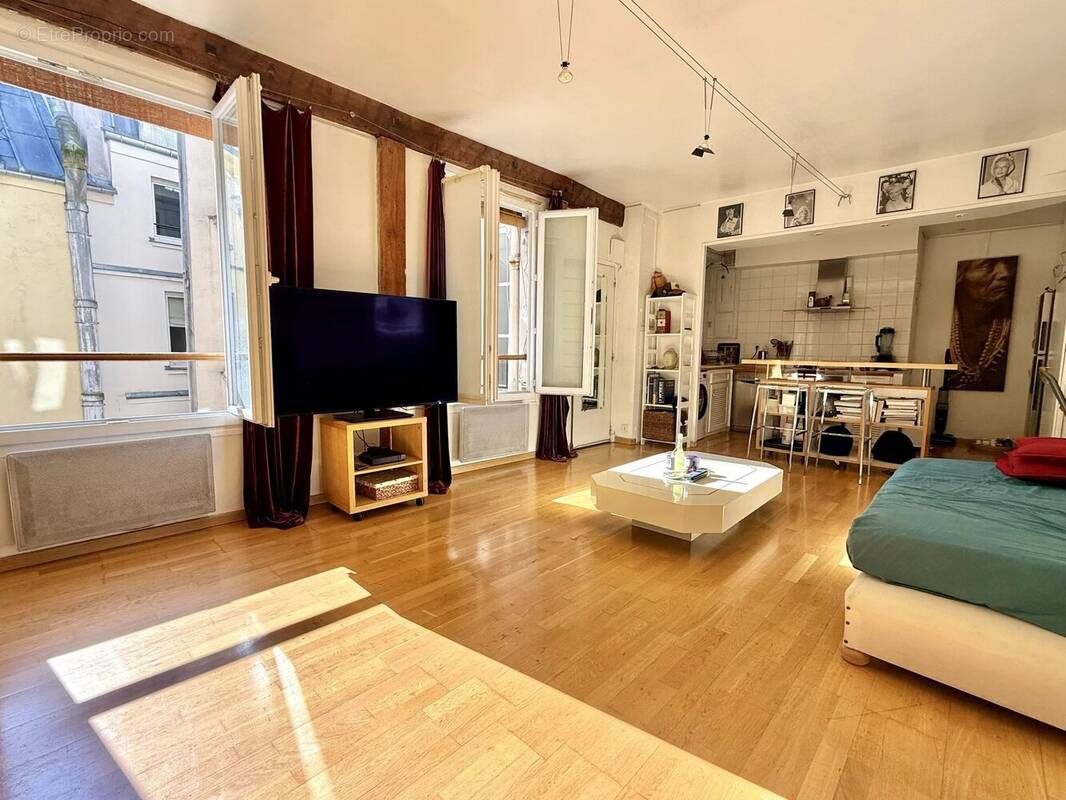 Appartement à PARIS-2E