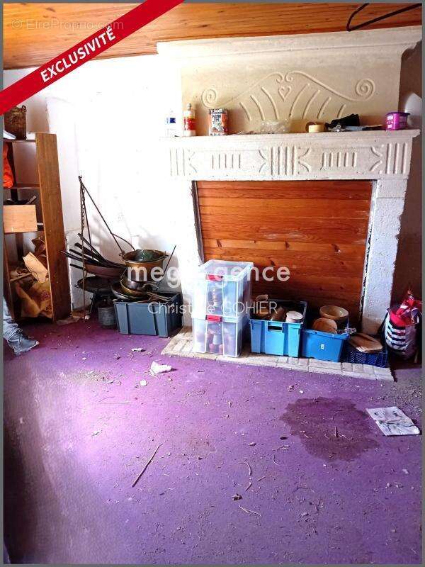 Maison à BRIZAMBOURG