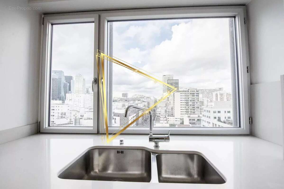 Appartement à COURBEVOIE