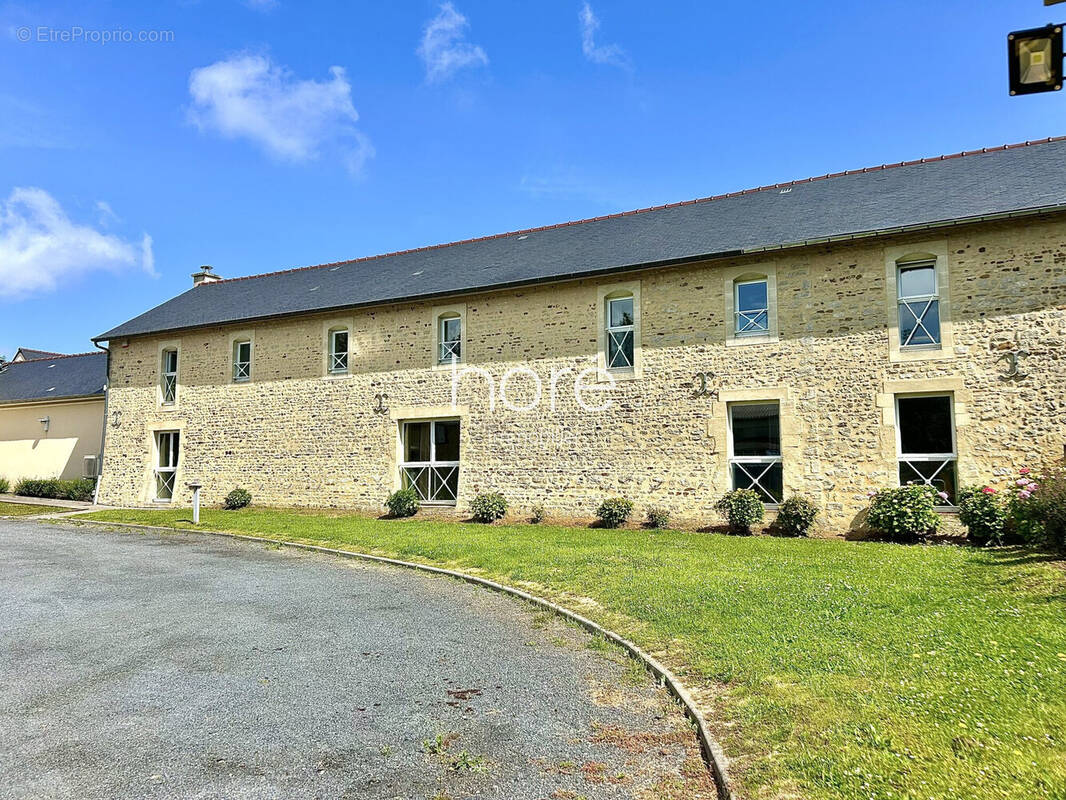 Appartement à COLLEVILLE-SUR-MER