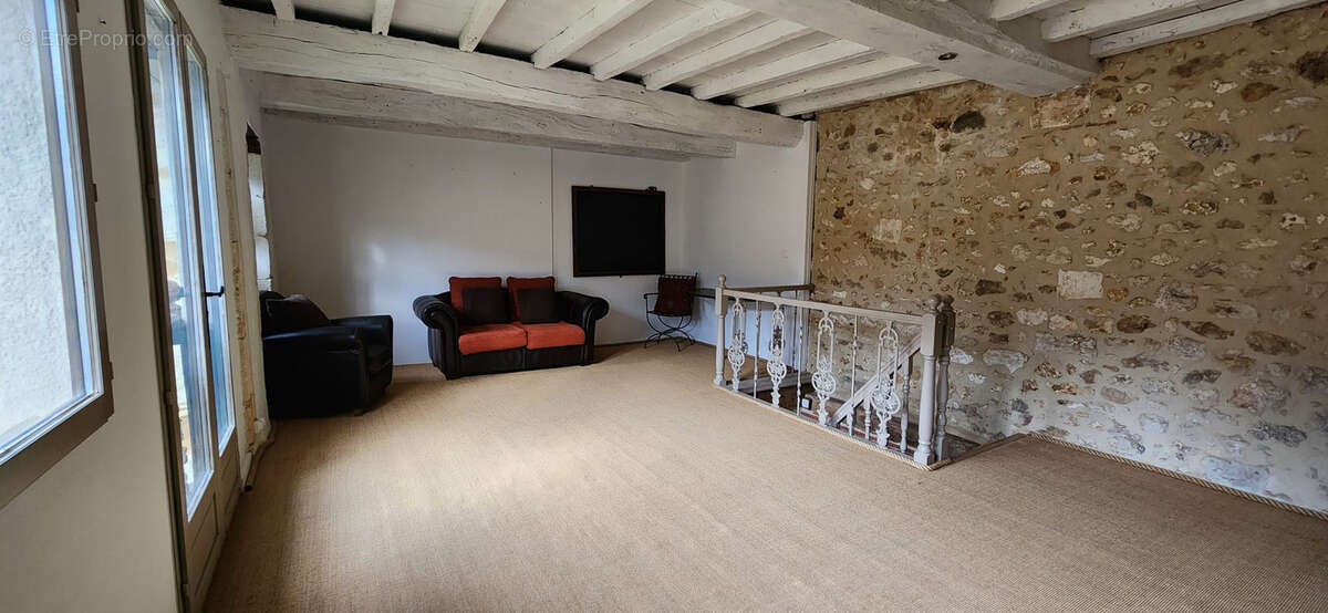 Maison à SAINT-GEORGES-DE-MONTCLARD