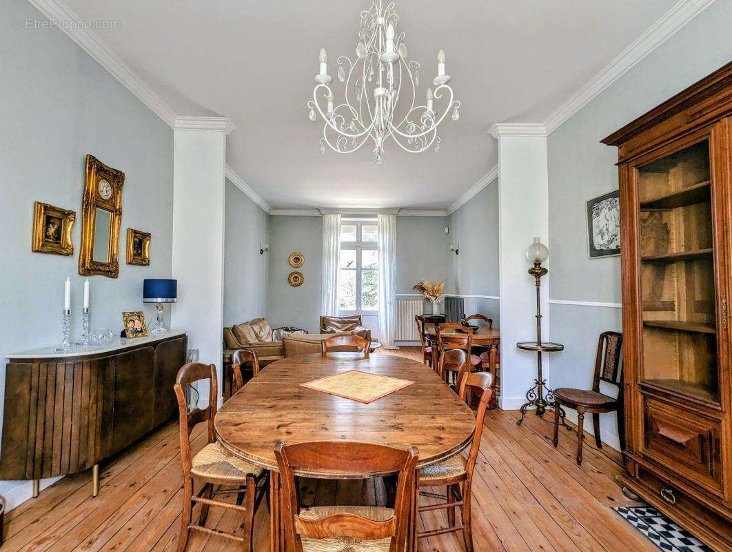 Maison à SARLIAC-SUR-L'ISLE