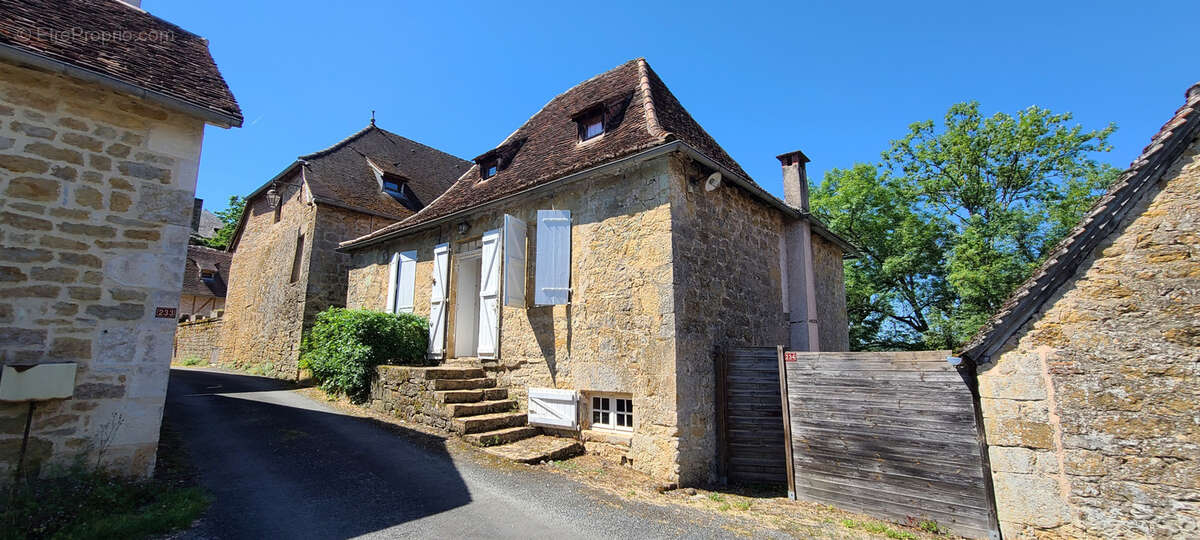 Maison à CAVAGNAC