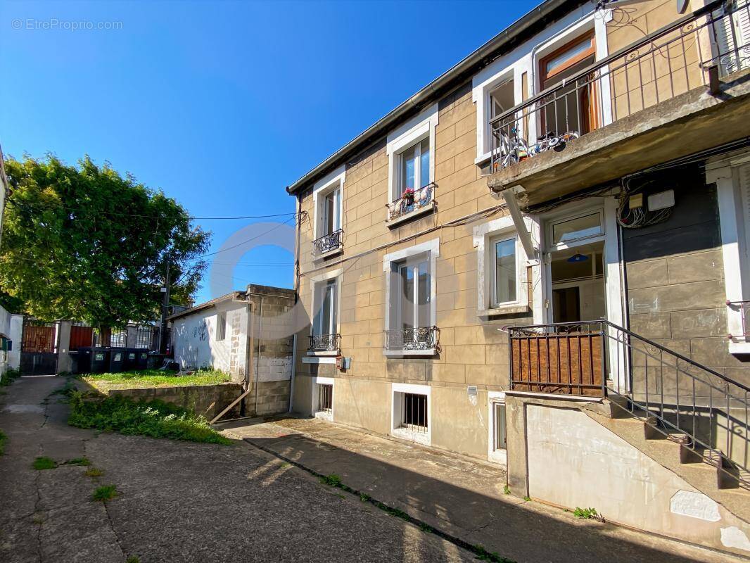 Appartement à AUBERVILLIERS