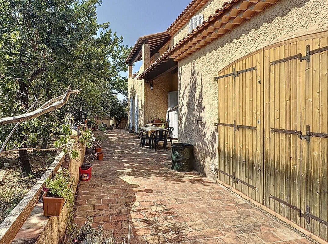 Maison à PUYLOUBIER