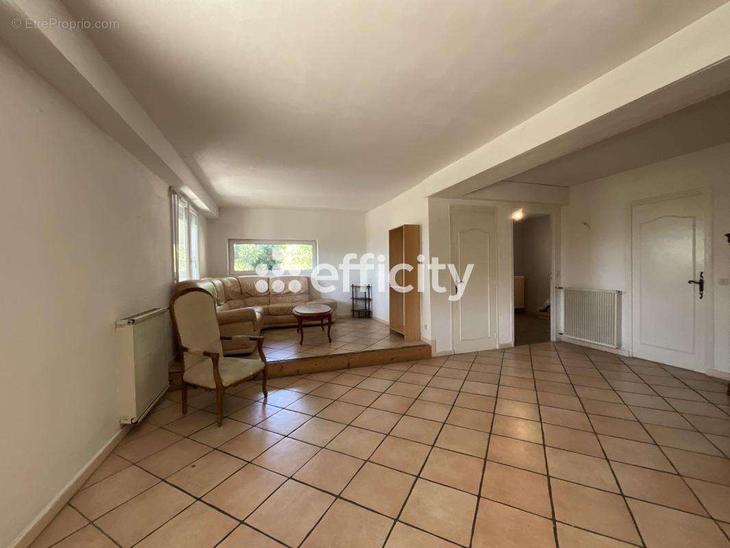 Maison 215 m² à Coux  - photo 7