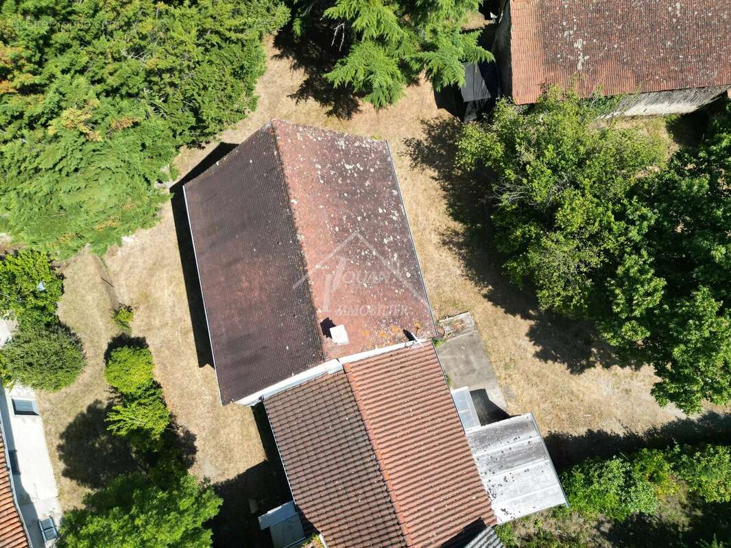 Maison à JENZAT