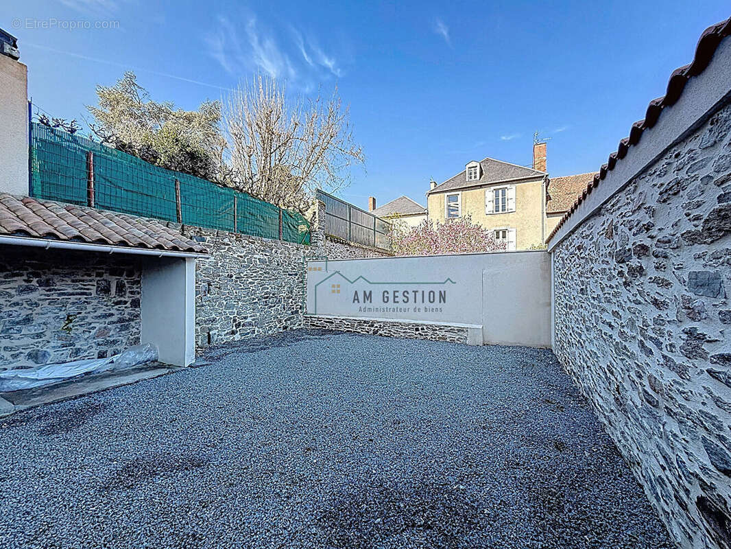 Maison à AIXE-SUR-VIENNE