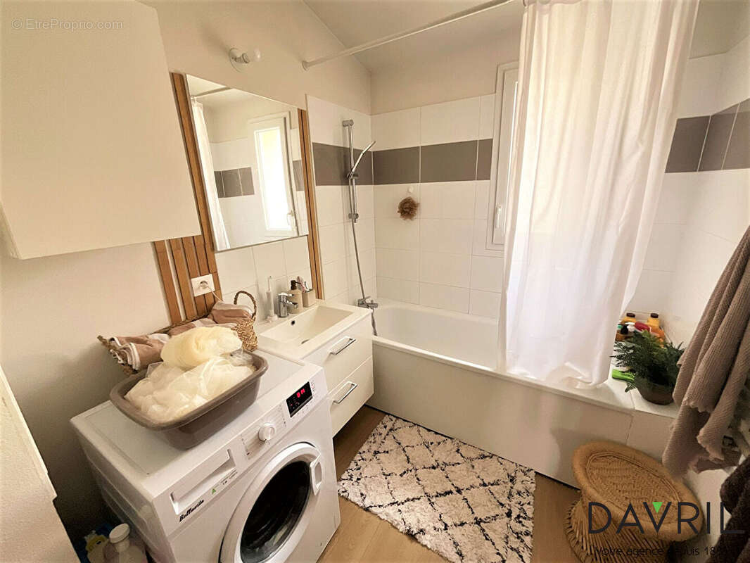 Appartement à CHANTELOUP-LES-VIGNES