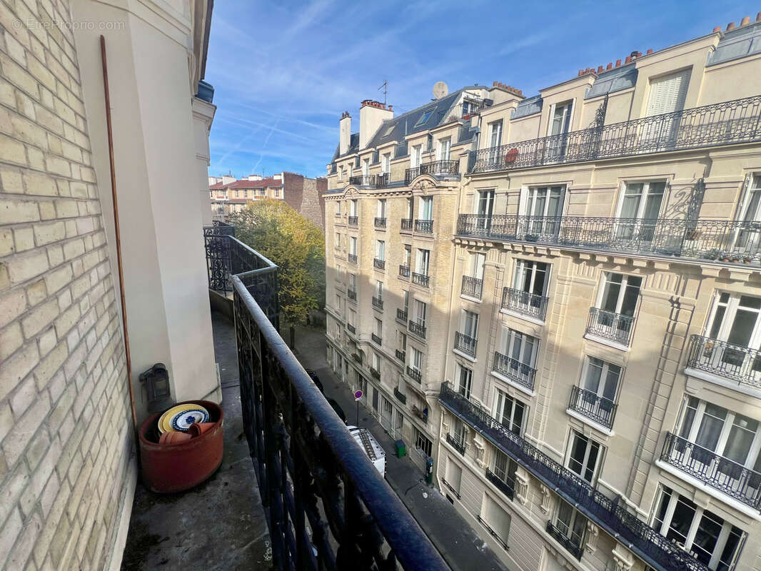 Appartement à PARIS-14E
