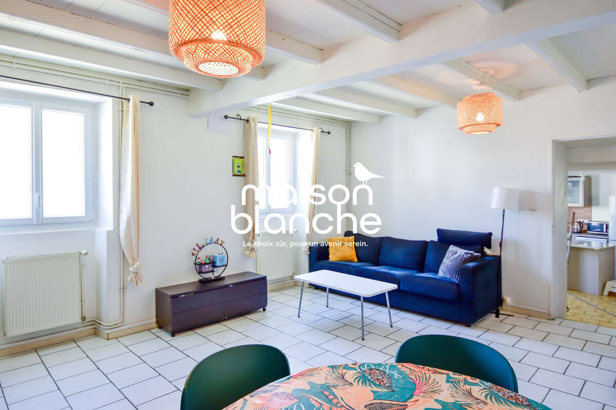 Maison à SAINT-SAUVEUR-D'AUNIS