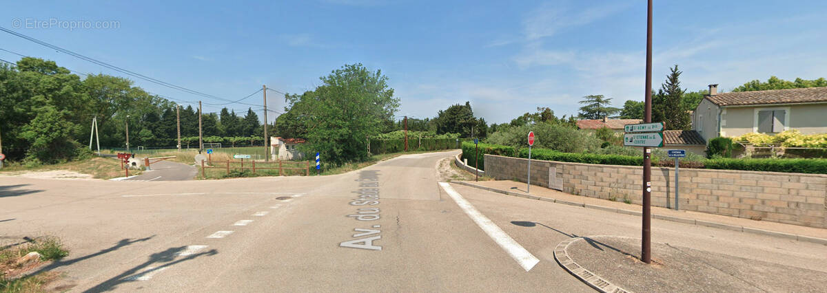 Parking à SAINT-ETIENNE-DU-GRES