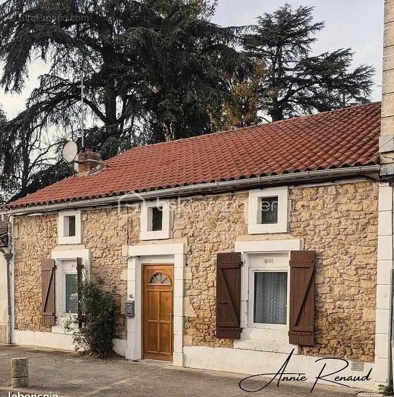 Façade - Maison à SAINT-VITE