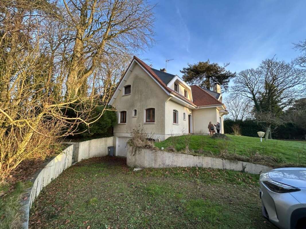 Maison à SAINT-MARTIN-BOULOGNE