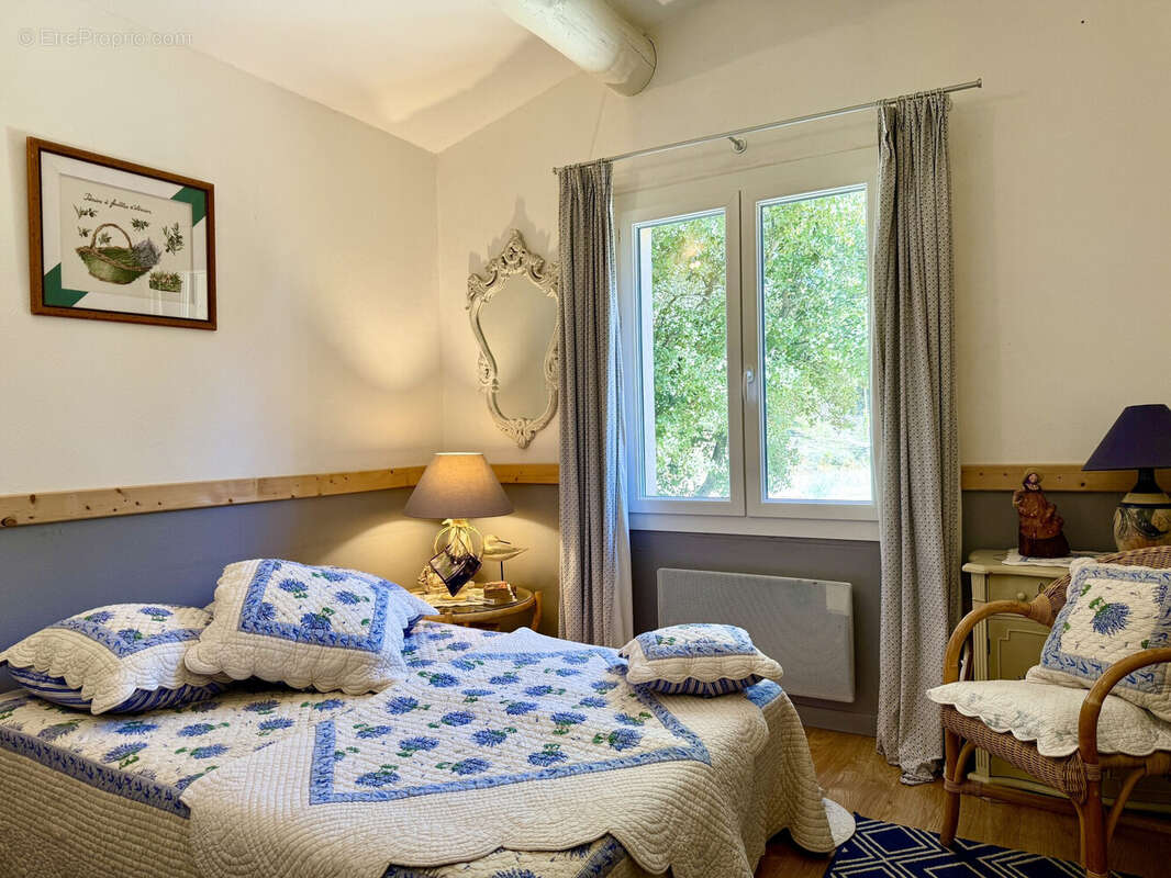 Dickjan POPPEMA d'eXp France vous propose une belle villa avec vue, piscine et 4 chambres - Maison à PIERREVERT