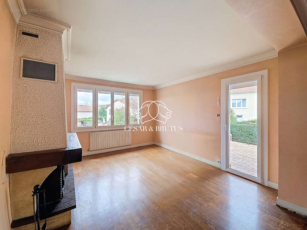 Maison à CHAZAY-D'AZERGUES