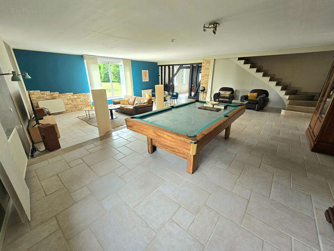 Maison à MONTAULIN