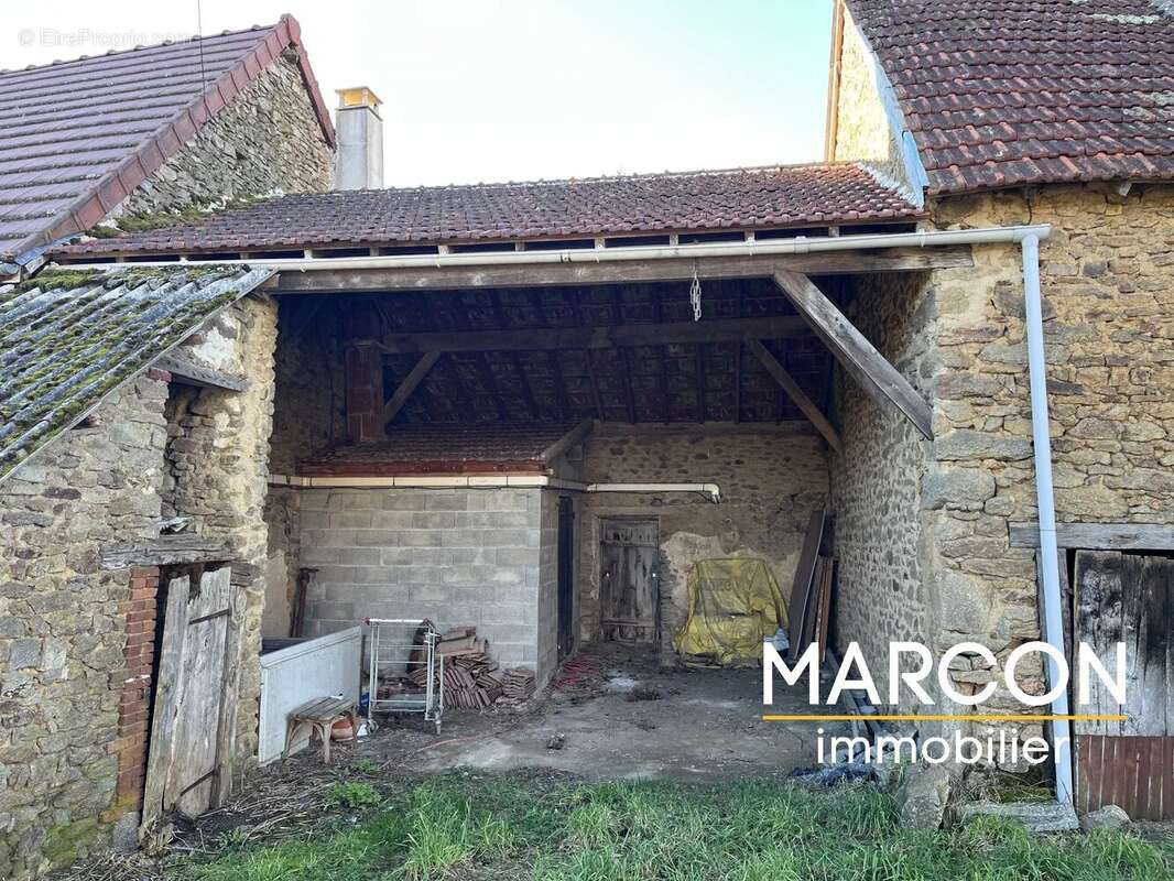 Maison à PIONNAT