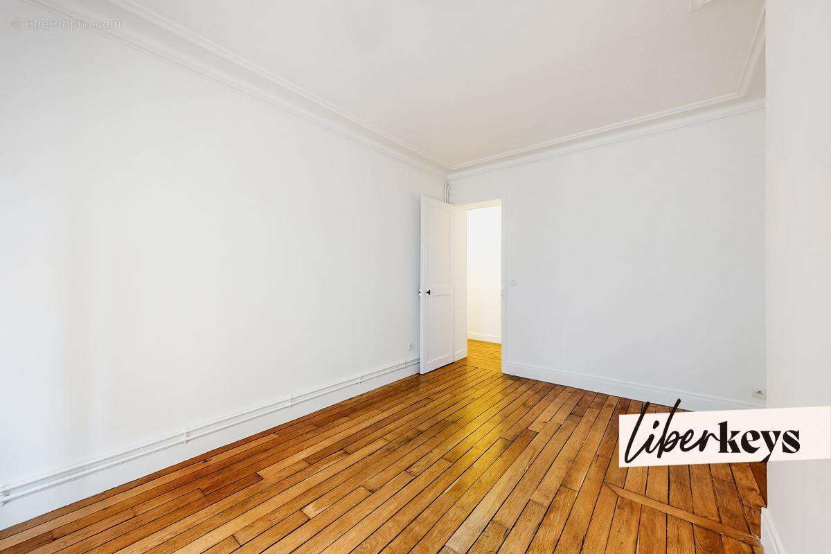 Appartement à PARIS-14E