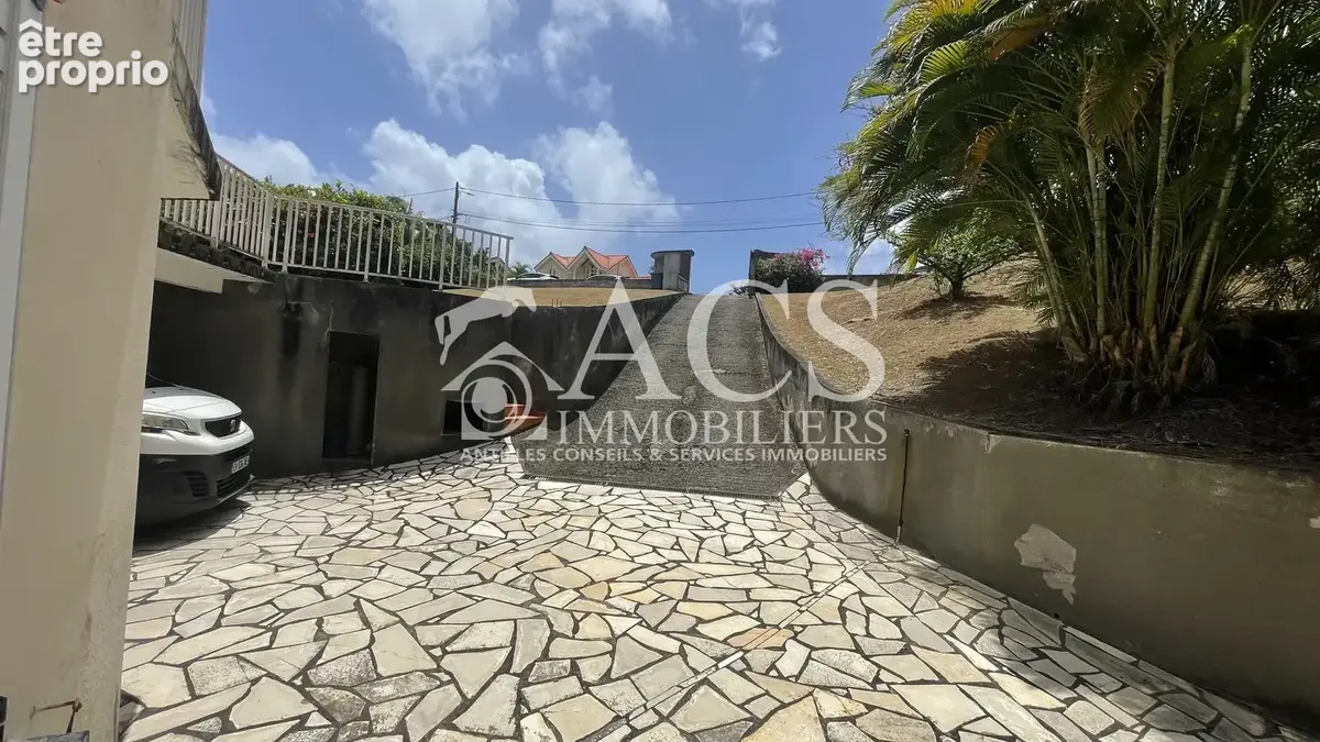 Maison de type F6 et un appartement F3 au Robert - photo 6